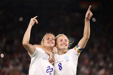 Lotte Wubben-Moy Leah Williamson celebrate victory